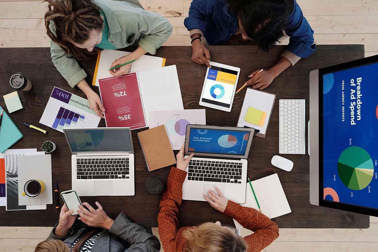 marketing und markenaufbau durch digitale kanäle und vertrauen der kunden